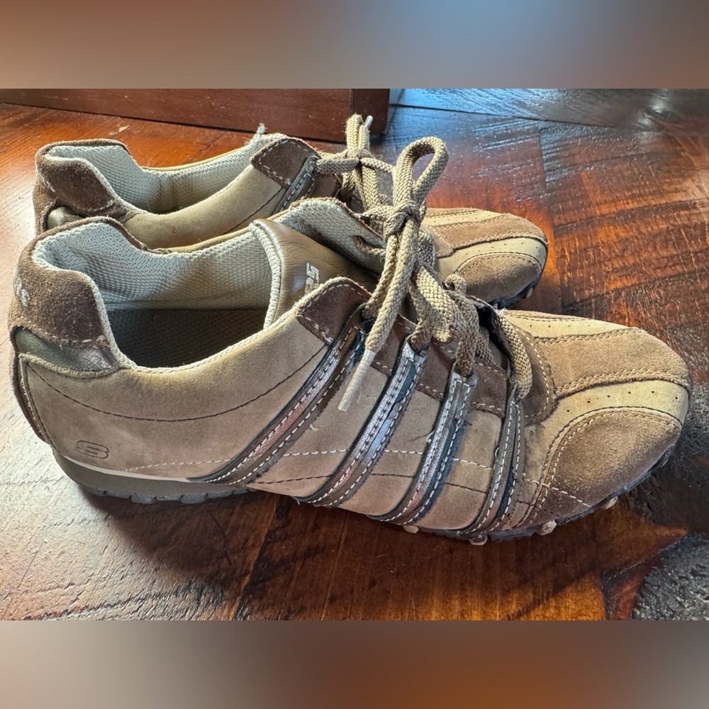 Skechers brown suede sneakers size 7 37